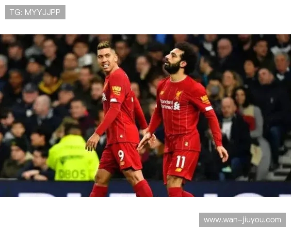 加拉塔萨雷锋线缺兵少将 圣吉罗斯遭遇欧冠三连败困境